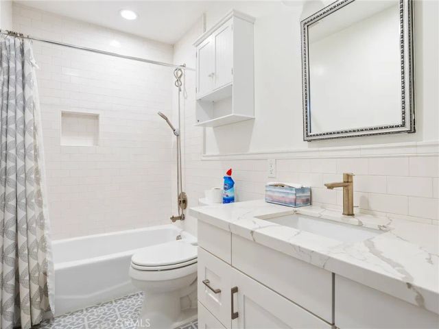 7580 McGroarty Terrace, Tujunga, CA 91042