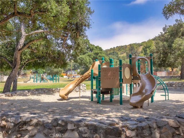 7580 McGroarty Terrace, Tujunga, CA 91042