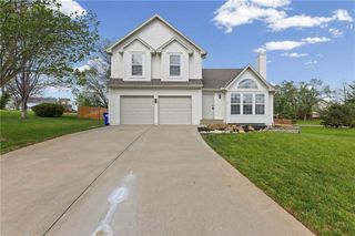 12155 S TALLGRASS Drive, Olathe, KS 66061