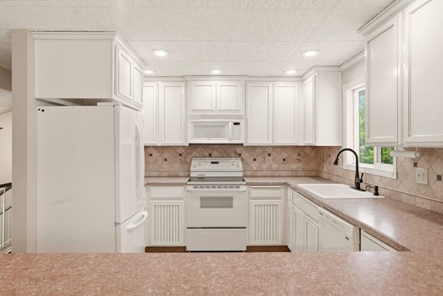6404 E 17th Ave, Spokane Valley, WA 99212