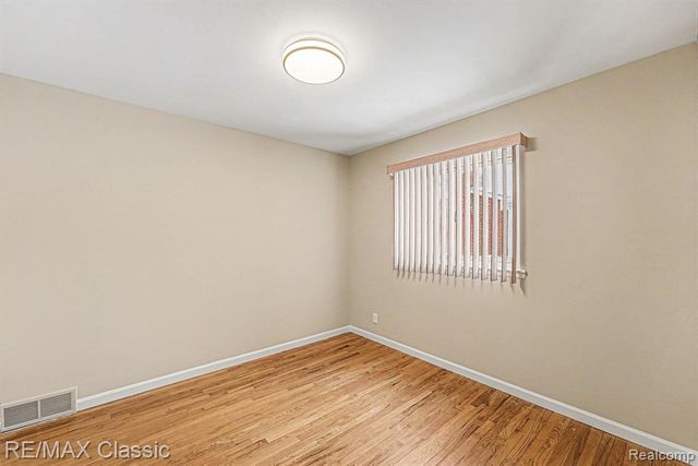 18746 Westbrook Drive, Livonia, MI 48152