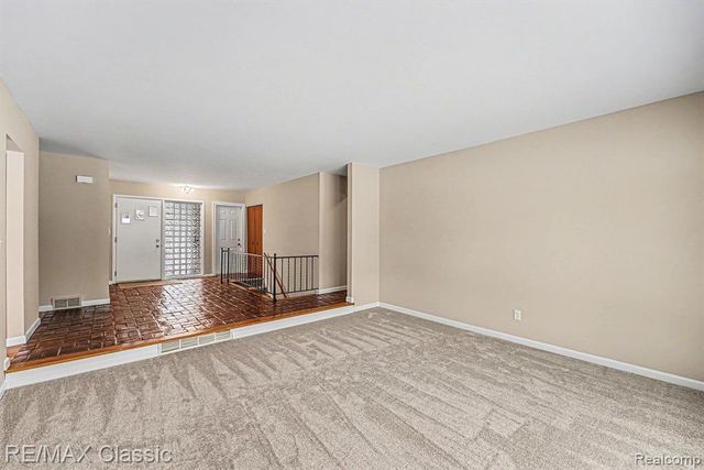 18746 Westbrook Drive, Livonia, MI 48152