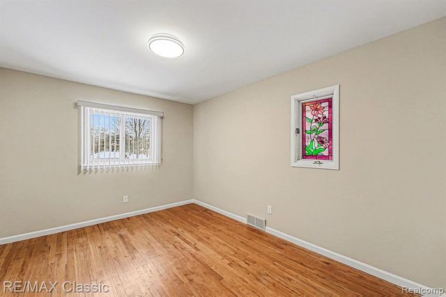 18746 Westbrook Drive, Livonia, MI 48152