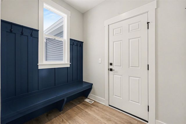 6990 Avalon Drive, Caledonia, MI 49316