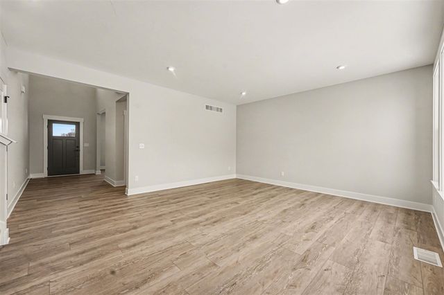 6990 Avalon Drive, Caledonia, MI 49316