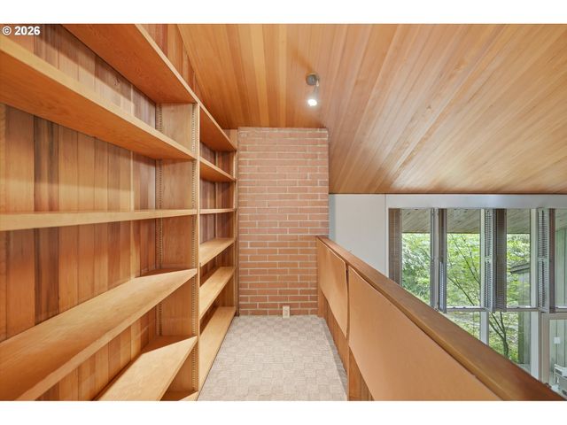 12115 Nw OLD QUARRY Rd, Portland, OR 97229
