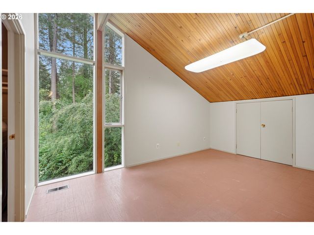 12115 Nw OLD QUARRY Rd, Portland, OR 97229