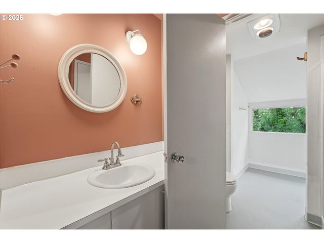 12115 Nw OLD QUARRY Rd, Portland, OR 97229
