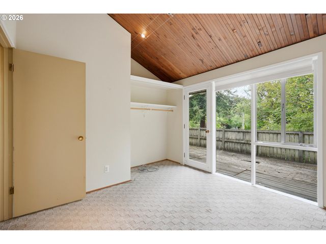 12115 Nw OLD QUARRY Rd, Portland, OR 97229