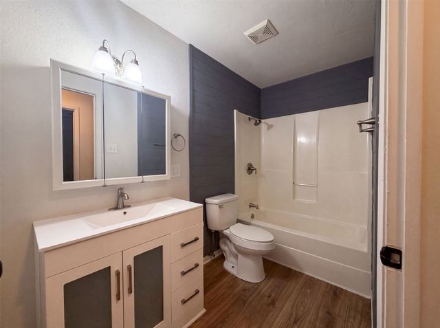 5204 Camino Dos Lagos Drive, Sherman, TX 75090
