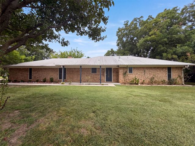 5204 Camino Dos Lagos Drive, Sherman, TX 75090