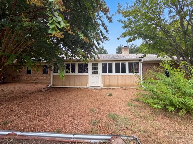 5204 Camino Dos Lagos Drive, Sherman, TX 75090