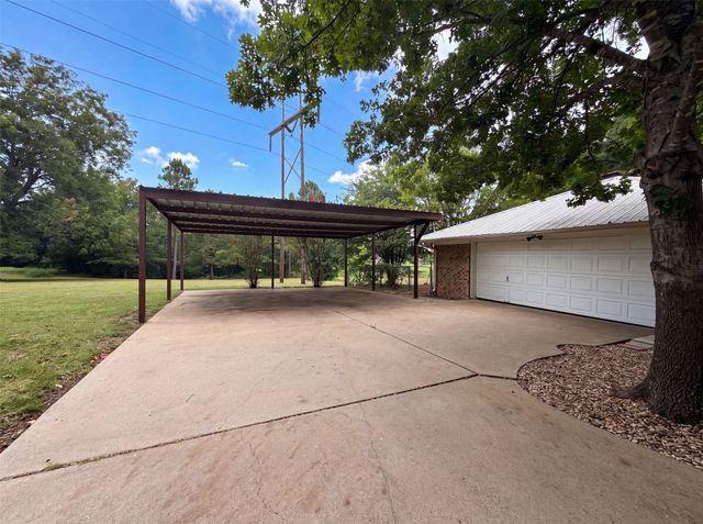 5204 Camino Dos Lagos Drive, Sherman, TX 75090