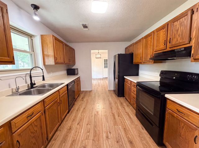 5204 Camino Dos Lagos Drive, Sherman, TX 75090