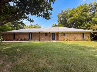 5204 Camino Dos Lagos Drive, Sherman, TX 75090
