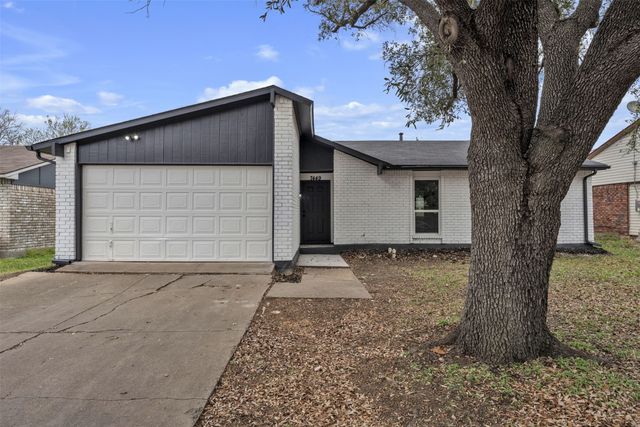 7449 Sandhurst Lane S, North Richland Hills, TX 76182