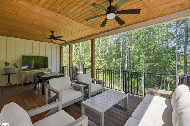107 Moonlight Drive, Fair Play, SC 29643