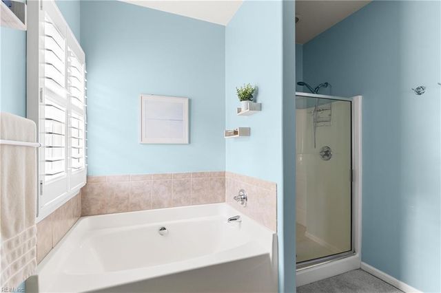 427 Fountain Dr DR, Virginia Beach, VA 23454