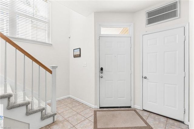427 Fountain Dr DR, Virginia Beach, VA 23454