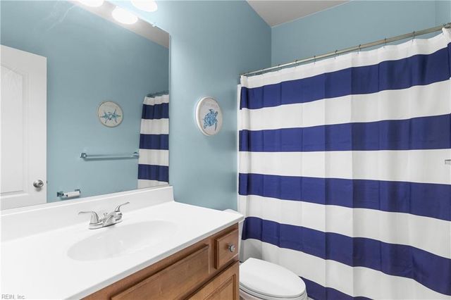 427 Fountain Dr DR, Virginia Beach, VA 23454