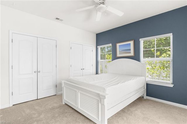 427 Fountain Dr DR, Virginia Beach, VA 23454