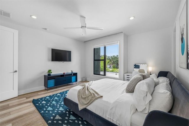 2701 N POPLAR AVENUE, Tampa, FL 33602