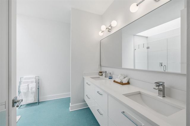 2701 N POPLAR AVENUE, Tampa, FL 33602