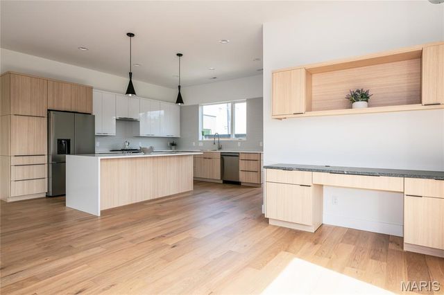 2731 lafayette avenue, St Louis, MO 63104