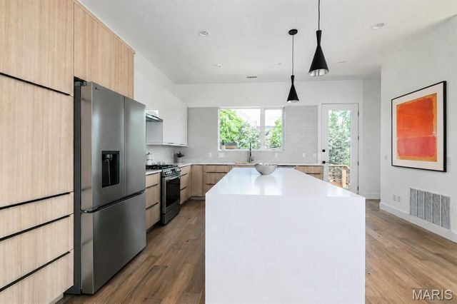 2731 lafayette avenue, St Louis, MO 63104