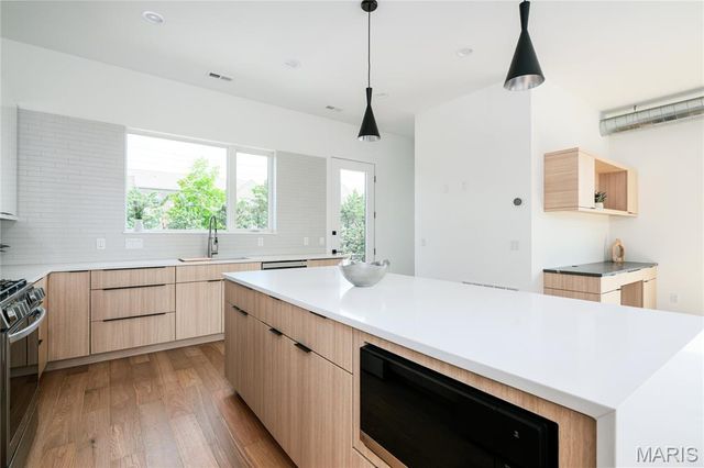 2731 lafayette avenue, St Louis, MO 63104