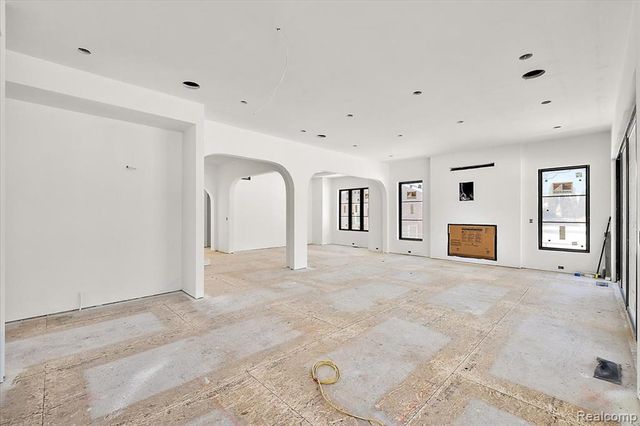 1909 W Melton Road, Birmingham, MI 48009