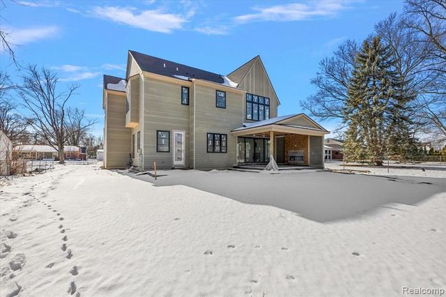 1909 W Melton Road, Birmingham, MI 48009