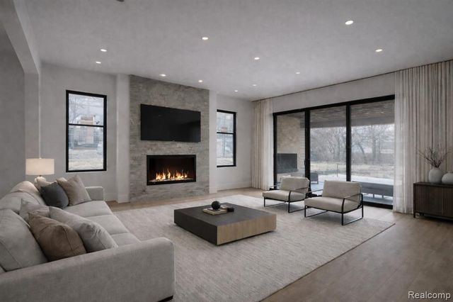 1909 W Melton Road, Birmingham, MI 48009