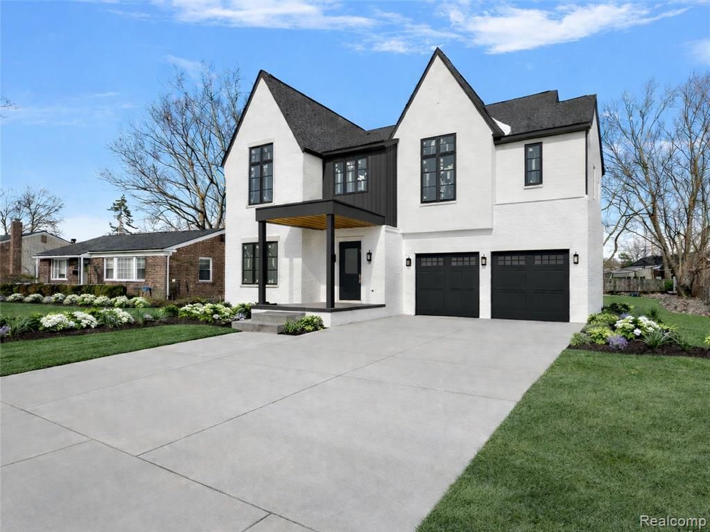 1909 W Melton Road, Birmingham, MI 48009