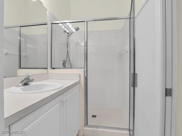 254 Newport DR 412, Naples, FL 34114