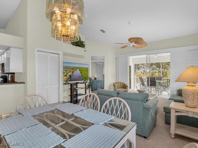 254 Newport DR 412, Naples, FL 34114