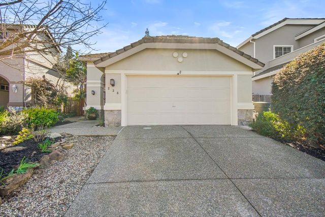 236 Rochelle Ct, Roseville, CA 95661