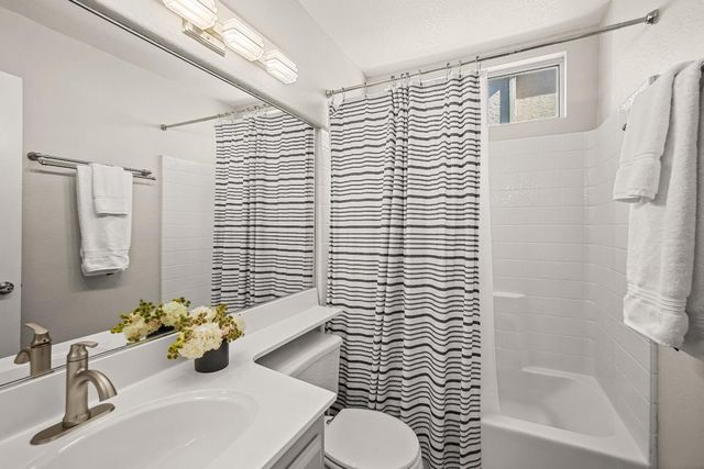 236 Rochelle Ct, Roseville, CA 95661