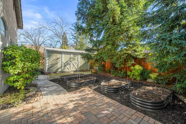 236 Rochelle Ct, Roseville, CA 95661