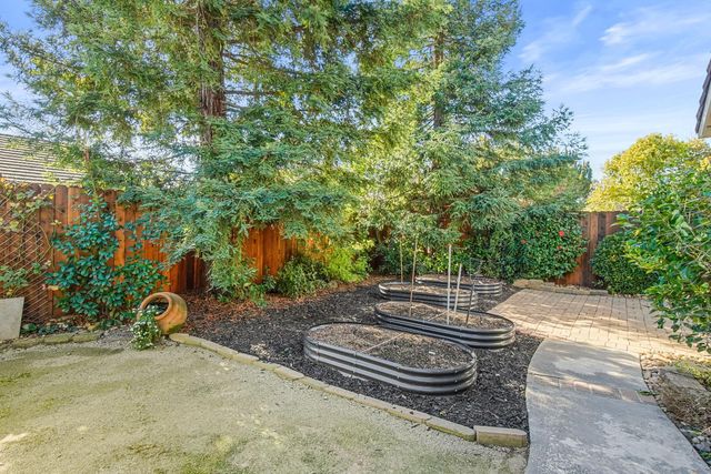 236 Rochelle Ct, Roseville, CA 95661