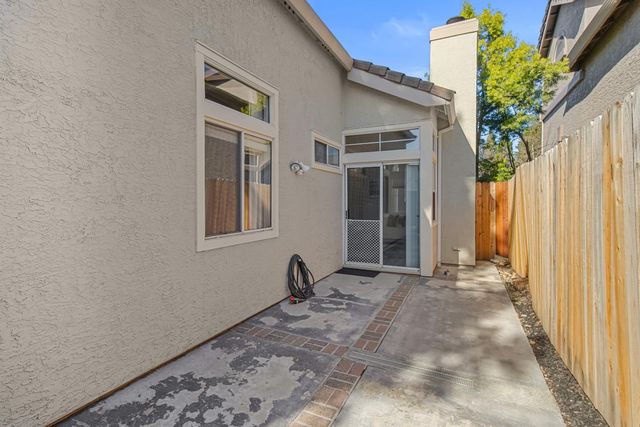 236 Rochelle Ct, Roseville, CA 95661