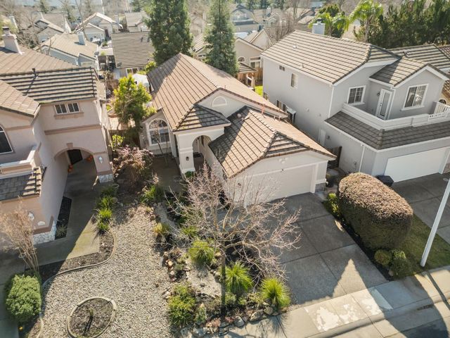 236 Rochelle Ct, Roseville, CA 95661