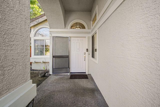 236 Rochelle Ct, Roseville, CA 95661