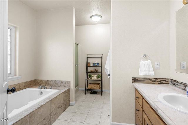 659 Jackson Creek Drive, Central Point, OR 97502