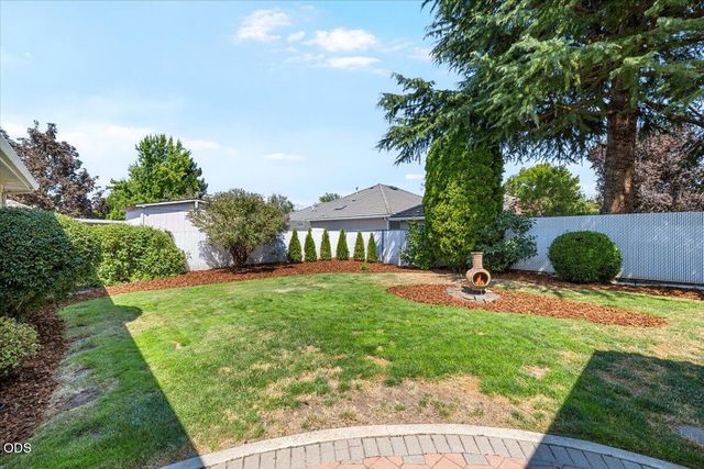 659 Jackson Creek Drive, Central Point, OR 97502