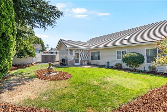 659 Jackson Creek Drive, Central Point, OR 97502