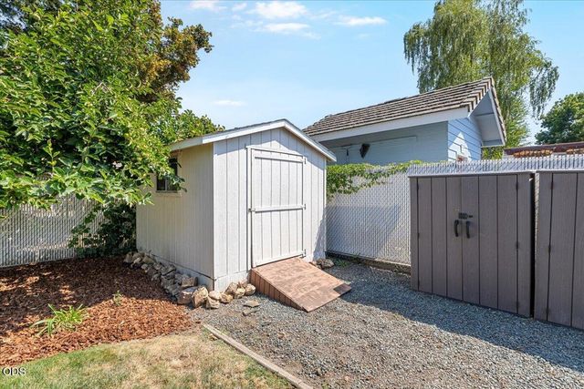 659 Jackson Creek Drive, Central Point, OR 97502