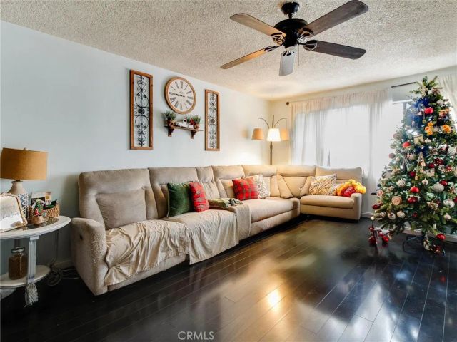 15131 Polk Street, Sylmar, CA 91342