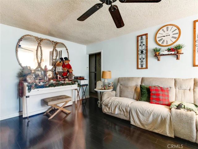 15131 Polk Street, Sylmar, CA 91342