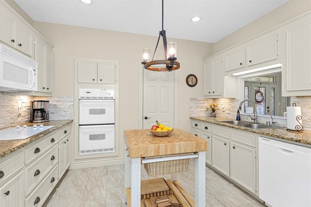 14071 Lakepoint Drive, Willis, TX 77318